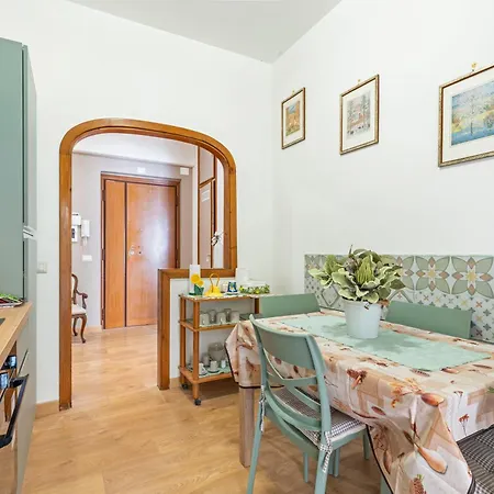 Charming Battistini Apartment *