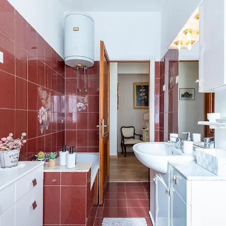 Charming Battistini Apartment Rome